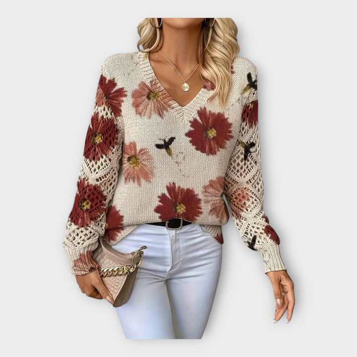 Pleteni Pulover s Čipkastim Detaljima