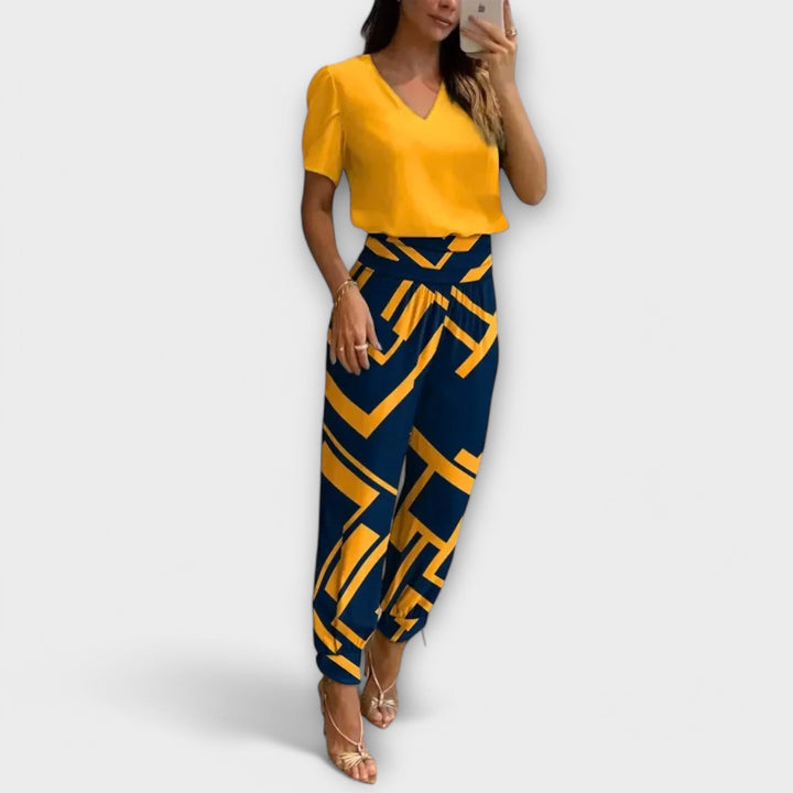 Božidarka - Elegantni komplet s majicom i hlačama