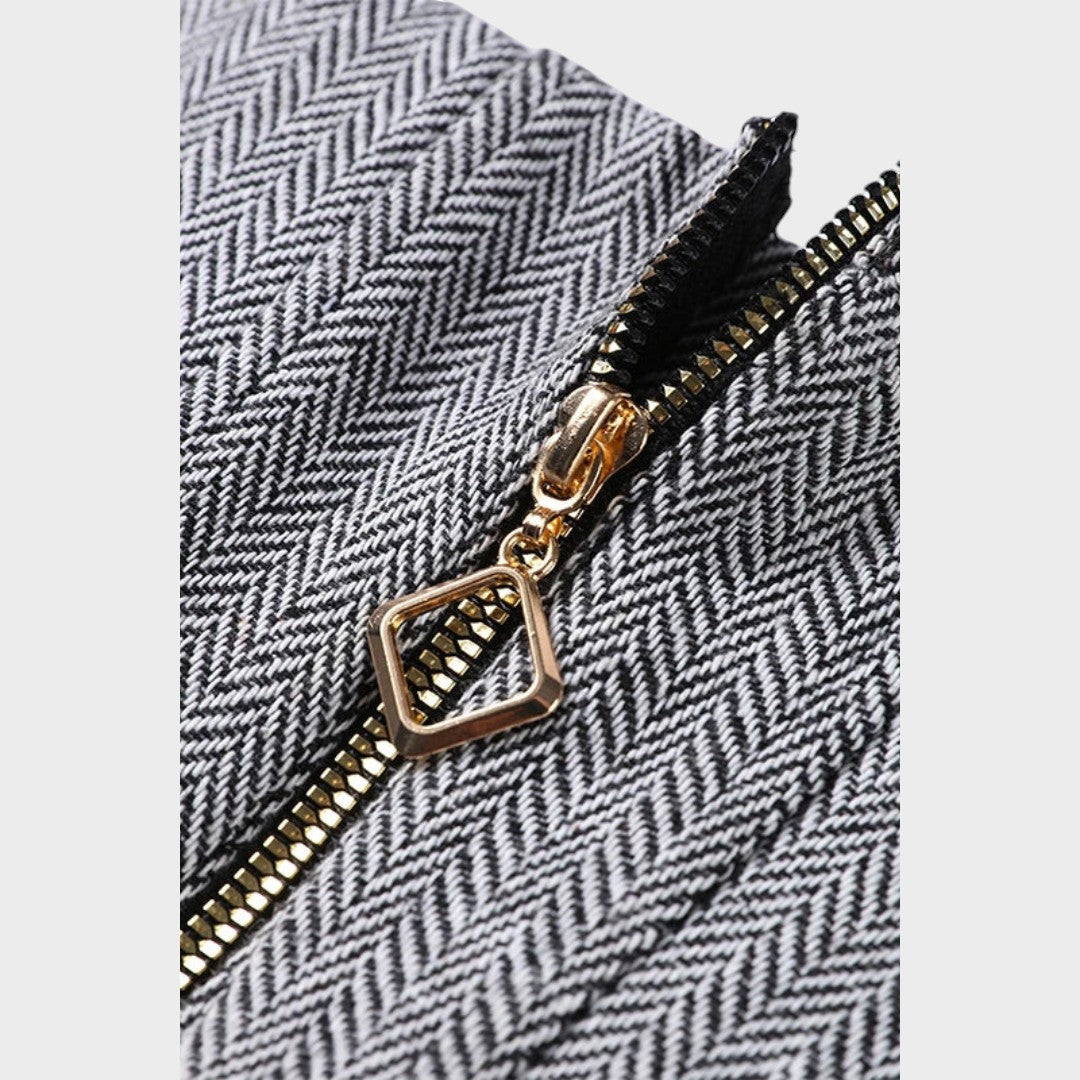 Karolina – Moćni Trodijelni Kostim