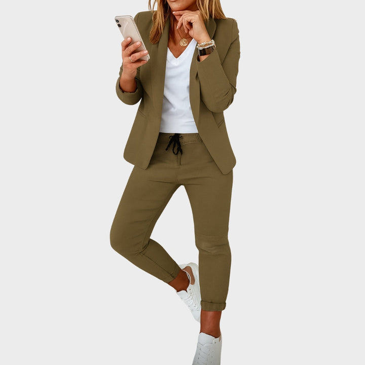 Ksenka – Sofisticirani Kostim